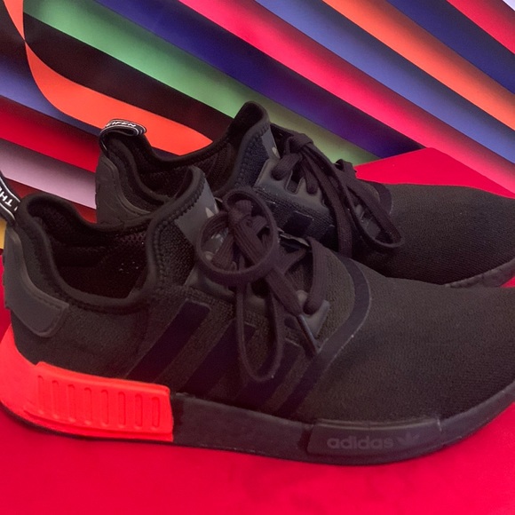 Used gently Addidas looks awesome - Picture 1 of 16